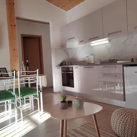 Pulic Apartment Skradin