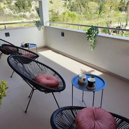 Apartment Pulic