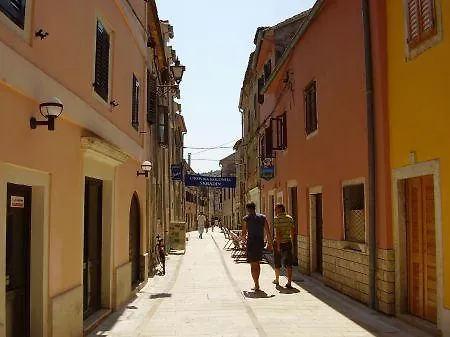 Pulic Apartament *
