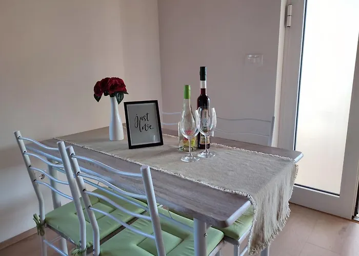 Pulic Apartment Skradin